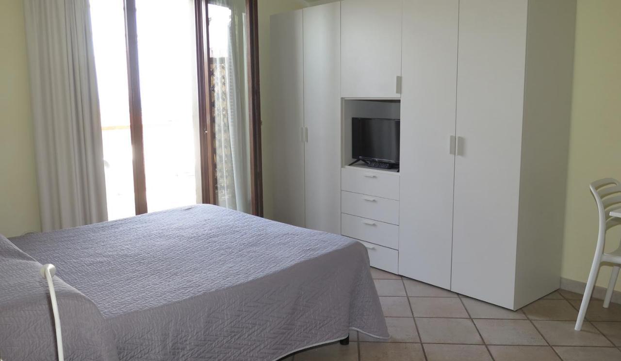 Residenza Turistico Alberghiera Corallo 卡斯蒂里昂纳·德拉佩 外观 照片