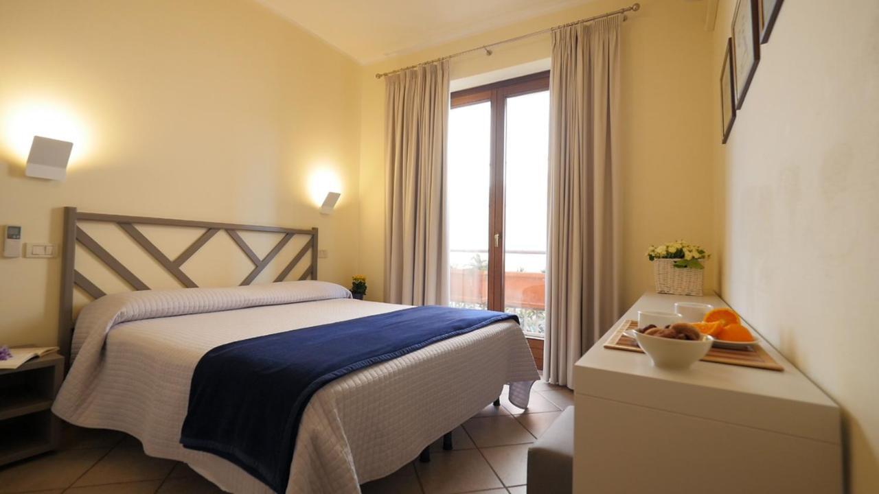 Residenza Turistico Alberghiera Corallo 卡斯蒂里昂纳·德拉佩 外观 照片